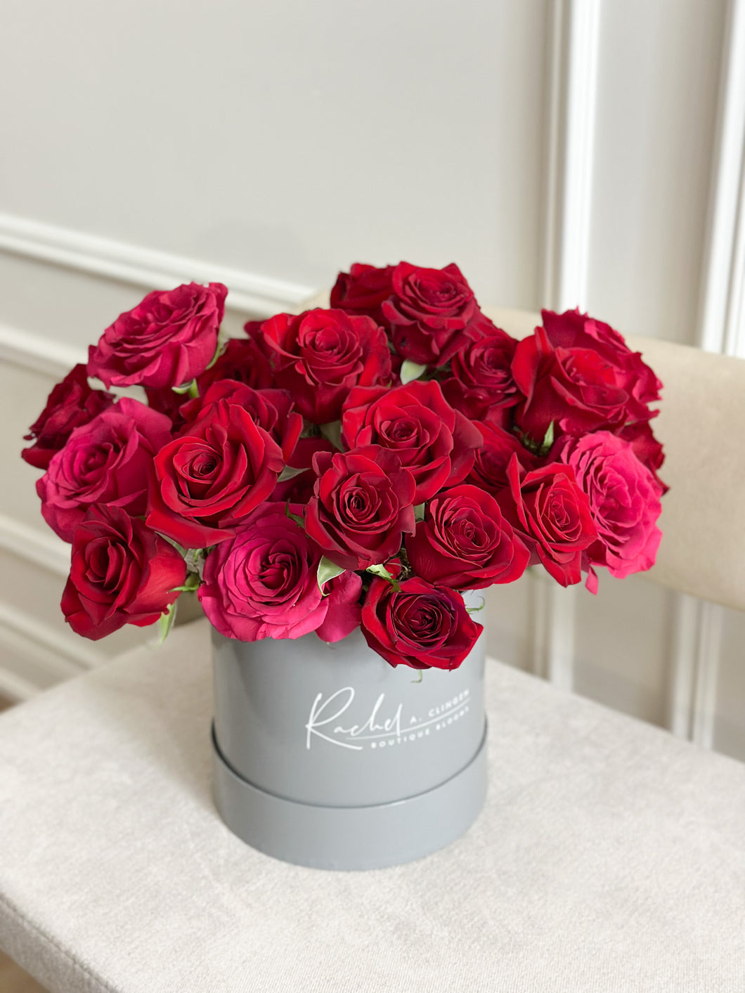 hat box red roses delivery